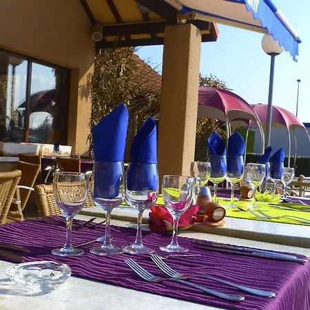 Kyriad Direct Poissy - Hotel Achères