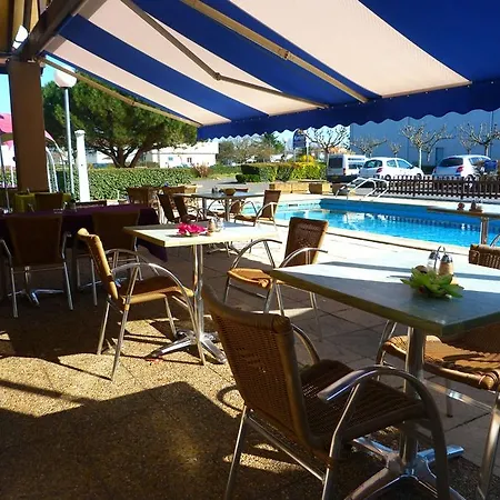 Hotel Kyriad Direct 2*