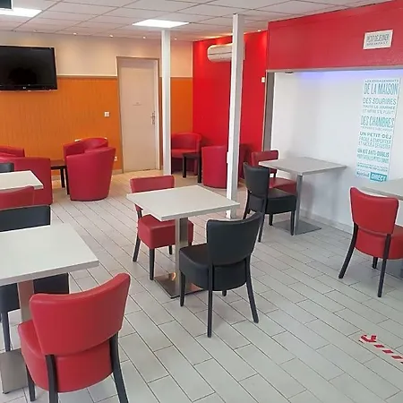 Kyriad Direct Poissy - 2*