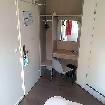 Kyriad Direct Poissy - 2* Achères