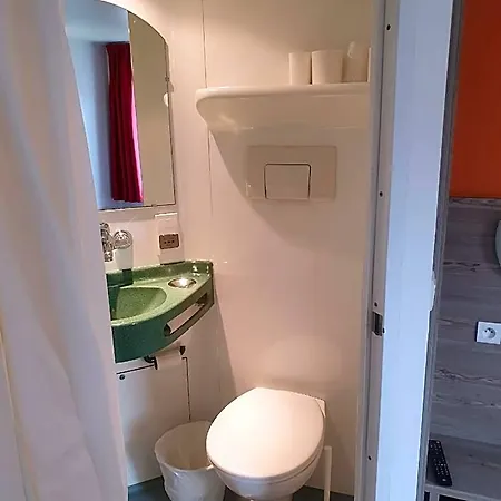 Kyriad Direct Poissy - Hotel Achères