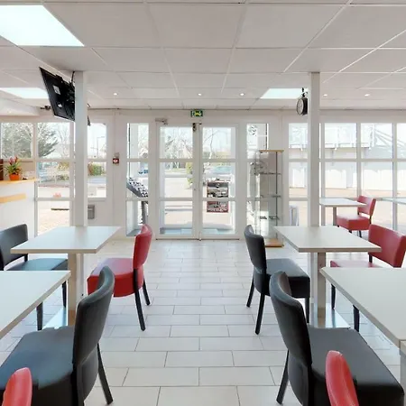 Kyriad Direct Poissy - Hotel 2*