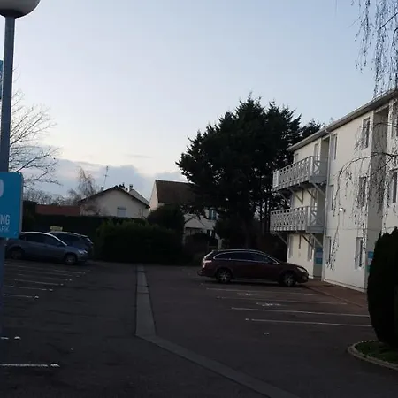 Kyriad Direct Poissy - Hotel 2*