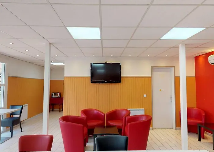 Hotel Kyriad Direct Poissy - 2*